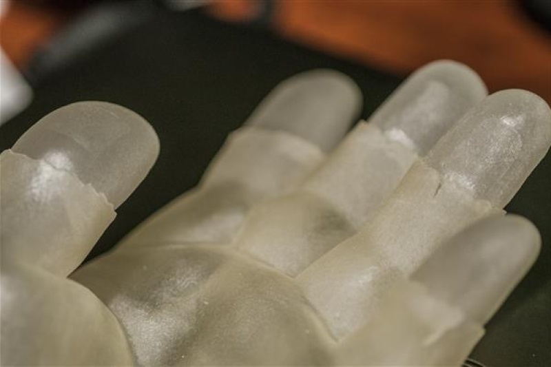 科学家3D打印出能骗过指纹扫描仪的仿真手套