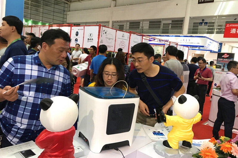 3D打印闪耀教育装备展！先临三维3D扫描到3D打印一站式创新教育解决方案