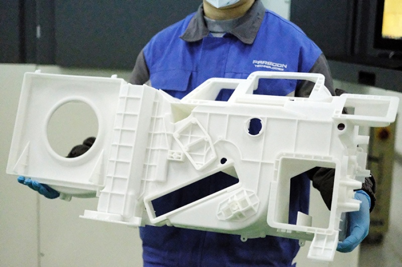华曙高科CAMS系统一体成型全球最大3D打印汽车空调HVAC